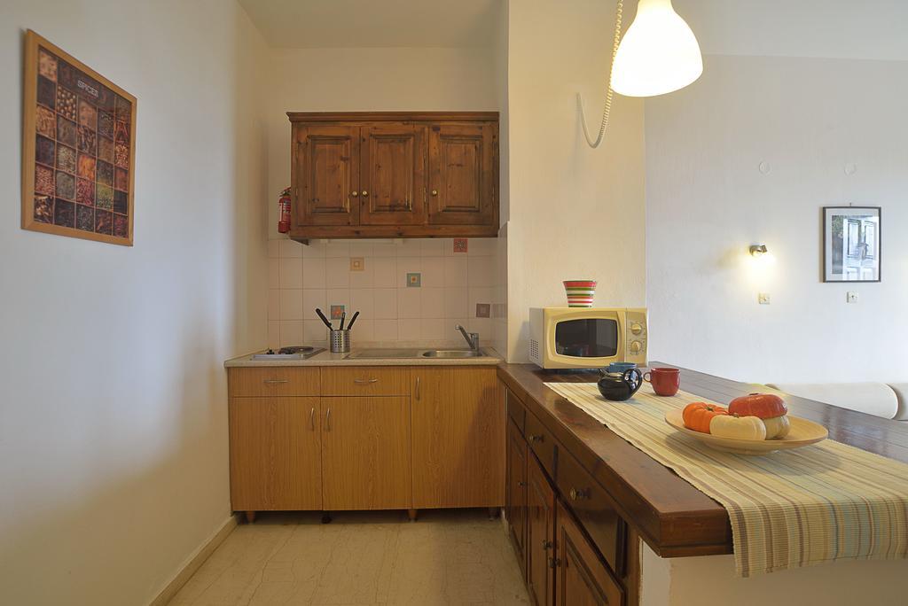 Captain'S Apts Barbati Exterior photo