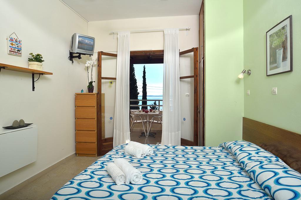 Captain'S Apts Barbati Exterior photo