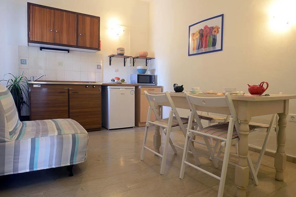 Captain'S Apts Barbati Exterior photo